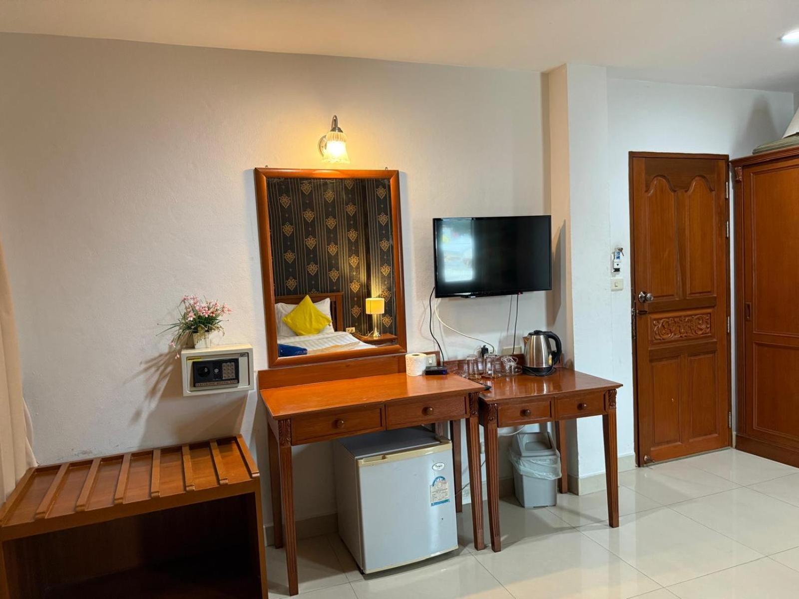 Royal Sweet Hotel Patong Exteriör bild